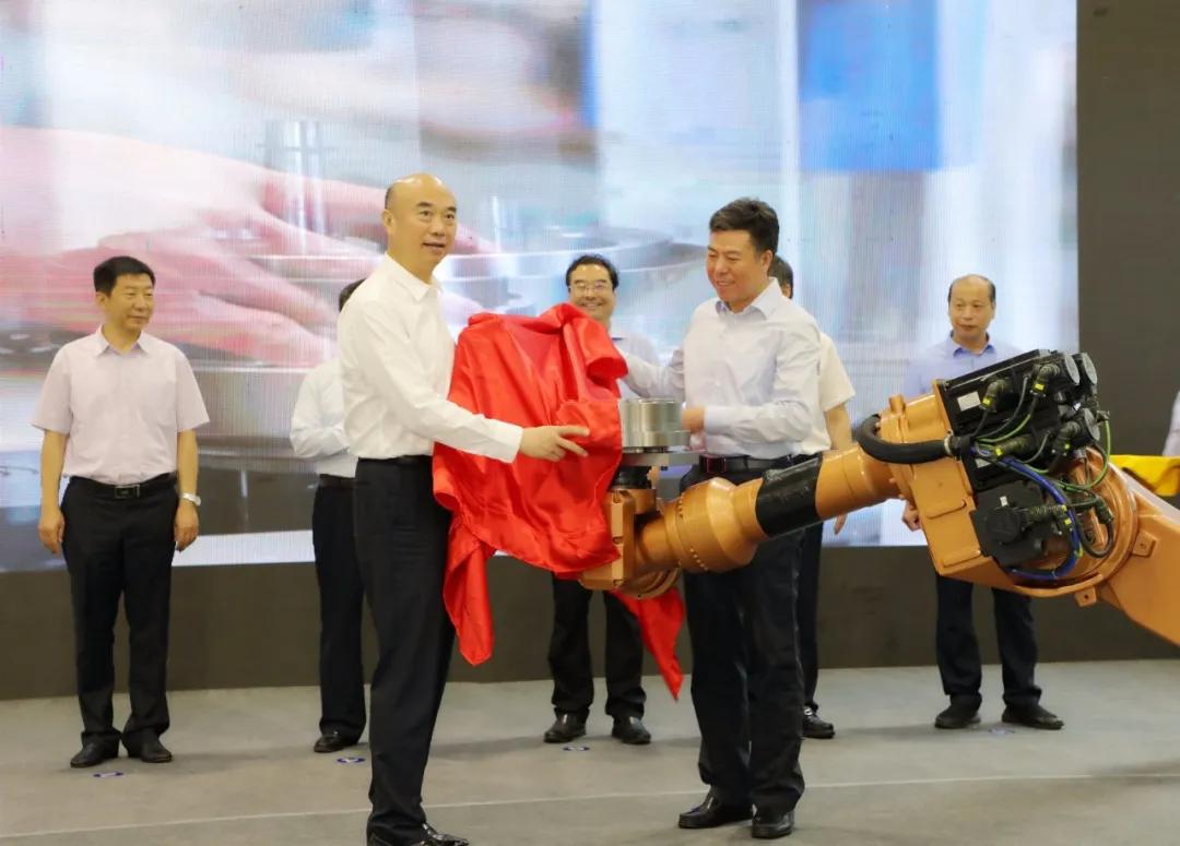 秦川集團(tuán)機(jī)器人減速器數(shù)字化項(xiàng)目投用 劉國中省長出席揭幕儀式