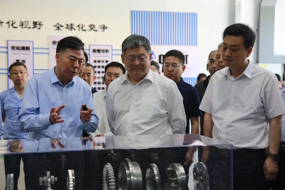 陜西省屬企業(yè)改革創(chuàng)新觀摩團(tuán)走進(jìn)秦川集團(tuán)、法士特集團(tuán)