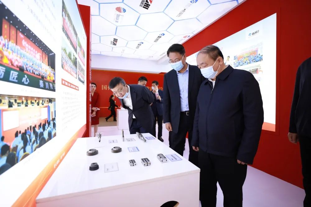 陜西省委常委、組織部長張廣智蒞臨秦川集團展位