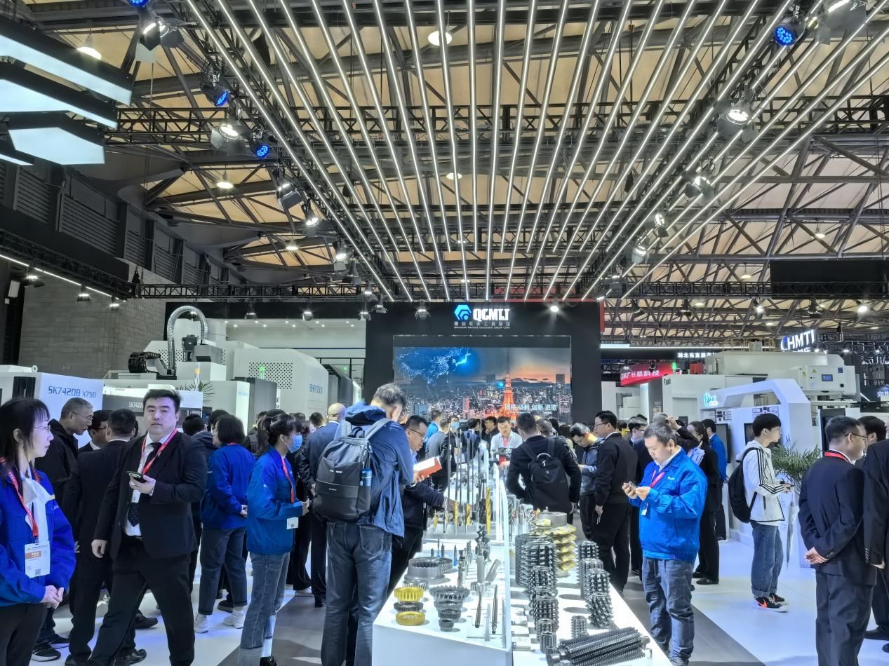 【中國(guó)工業(yè)報(bào)】秦川機(jī)床：智慧引領(lǐng)，勇?lián)圃鞆?qiáng)國(guó)使命