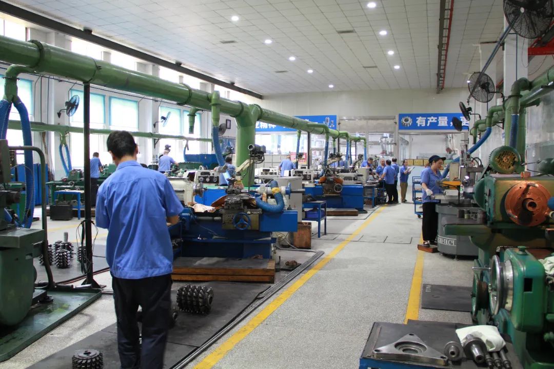 【漢江工具】戰(zhàn)高溫?fù)屔a(chǎn) 統(tǒng)籌攻堅保交付