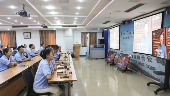 【集團資訊】集中觀看九三閱兵盛況！以實業(yè)報國踐行制造強國使命！